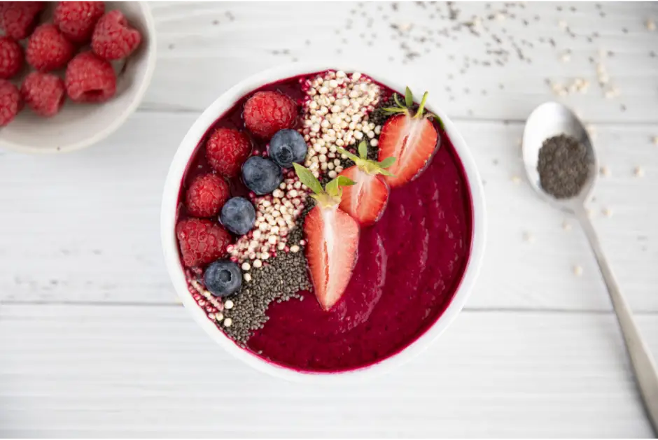 Berry-Beet Smoothie Bowl